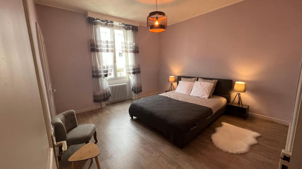Appartement T4 70M2 - Meuble - Centre Ville - Proche Thermes Лон-ле-Соньє Екстер'єр фото