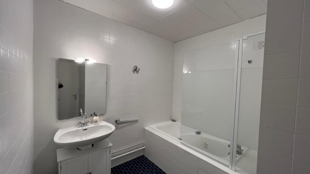 Appartement T4 70M2 - Meuble - Centre Ville - Proche Thermes Лон-ле-Соньє Екстер'єр фото