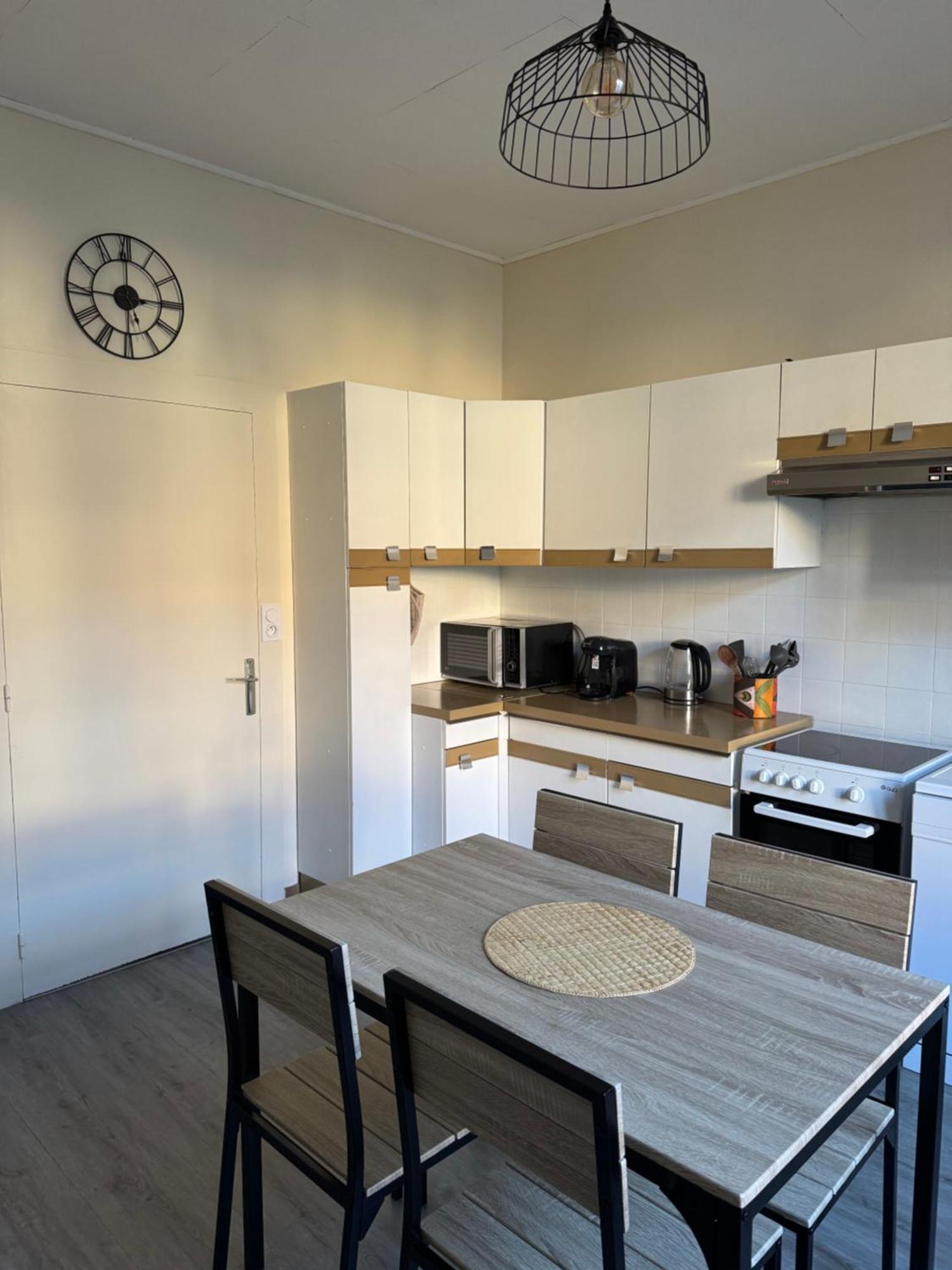 Appartement T4 70M2 - Meuble - Centre Ville - Proche Thermes Лон-ле-Соньє Екстер'єр фото